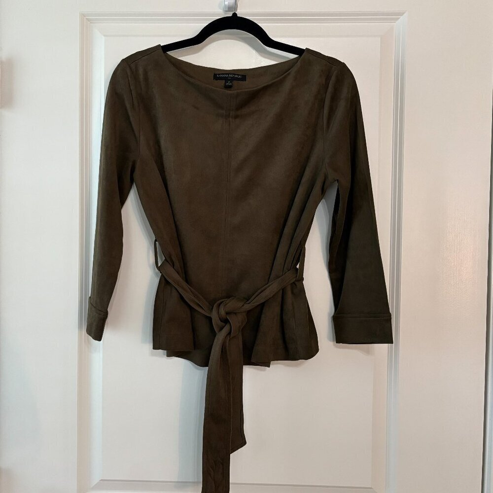 Banana Republic New Heritage Olive Vegan Belted Top Size: S